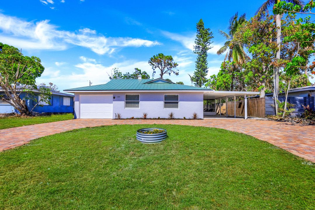 1239 Cooper Dr, Naples, FL 34103