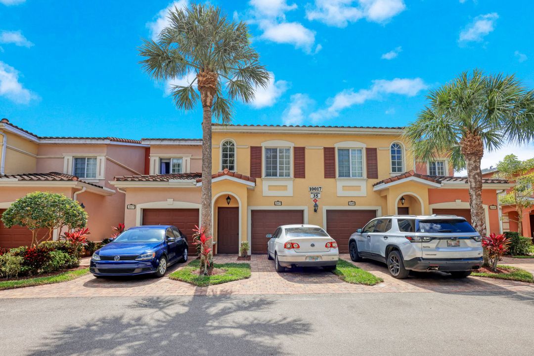10017 Villagio Gardens Ln #207, Estero, FL 33928