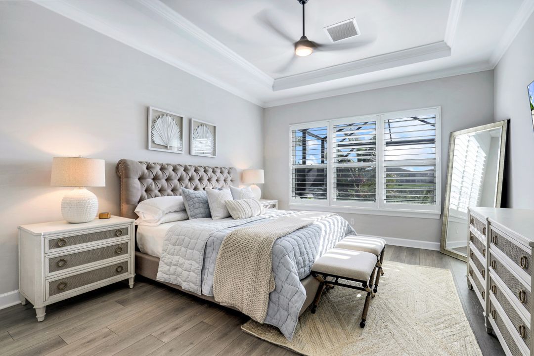 9496 Montelanico Loop, Naples, FL 34119