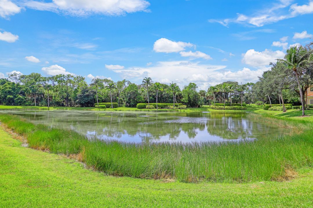 2625 Estrella Dr #101, Naples, FL 34109