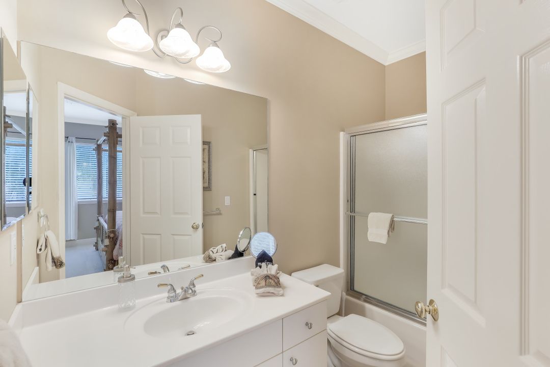 557 96th Ave N, Naples, FL 34108