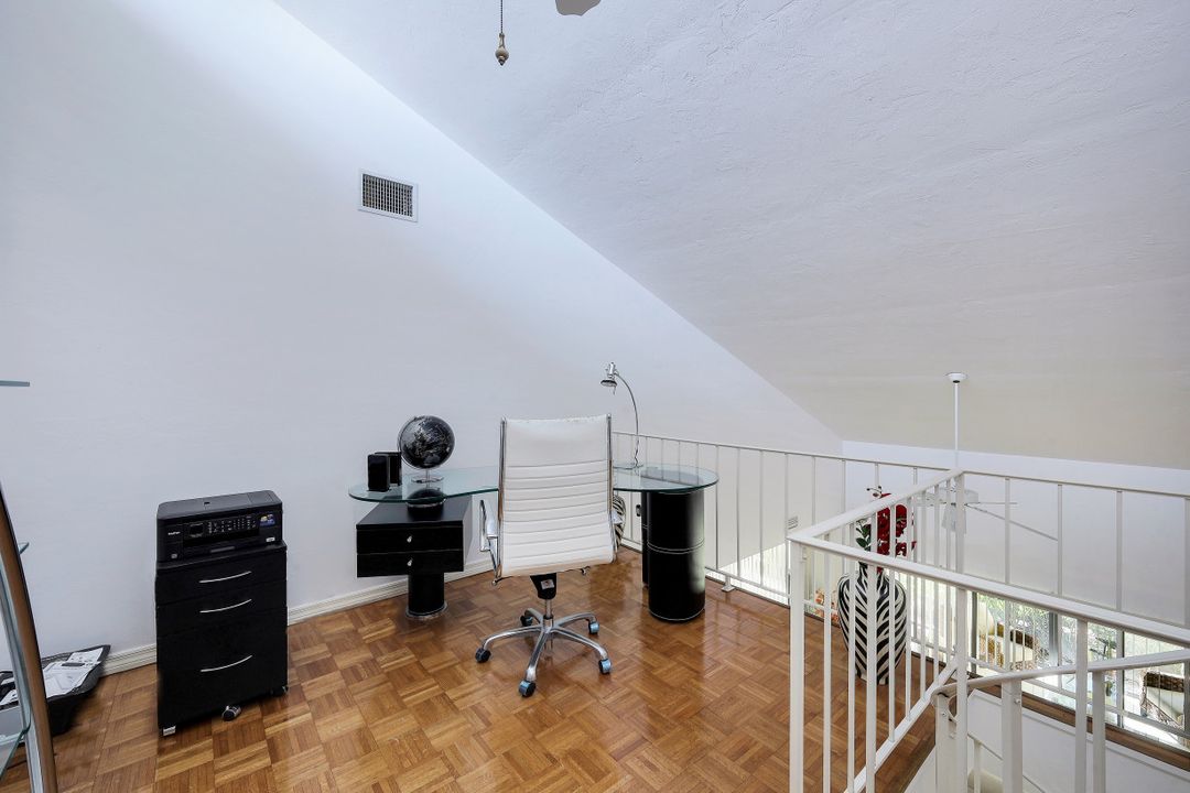 2128 Buckingham Ln, Naples, FL 34112