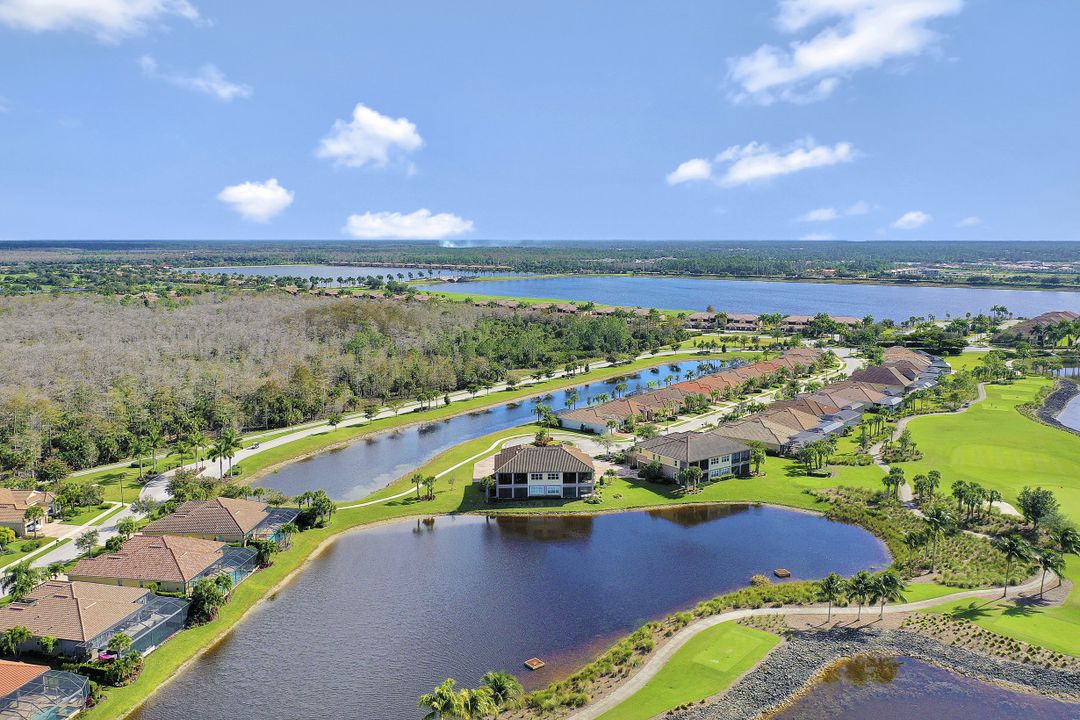 9060 Siesta Bay Dr #201, Naples, FL 34120