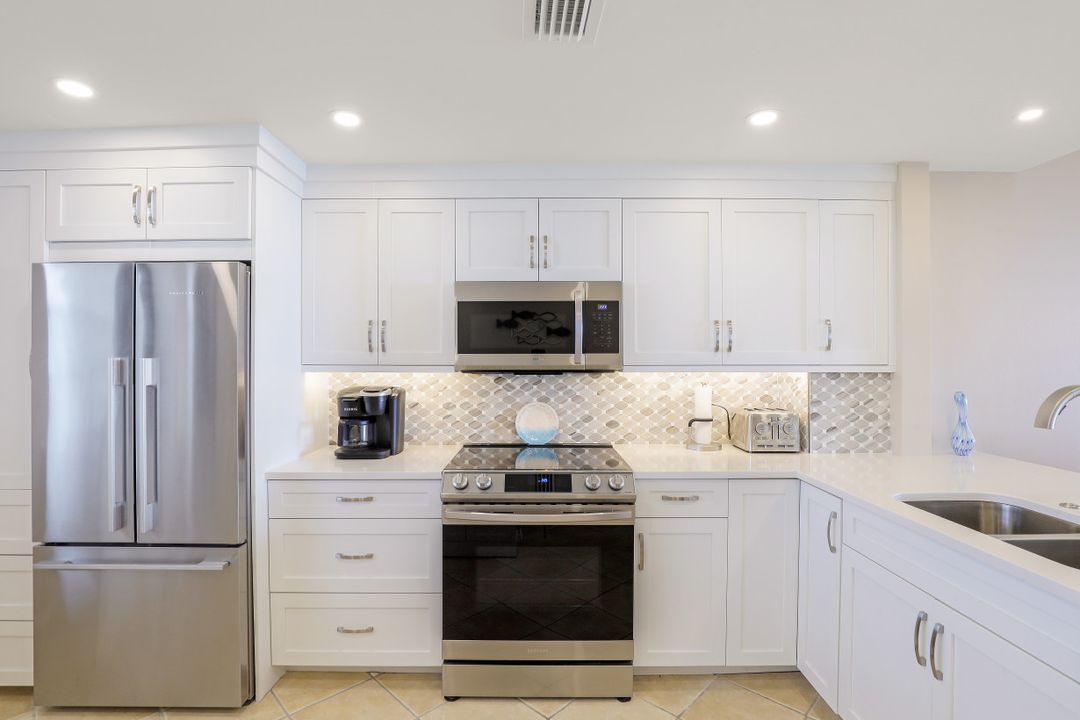 440 Seaview Ct #905, Marco Island, FL 34145