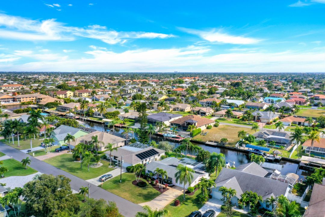 4933 SW 11th Ct, Cape Coral, FL 33914