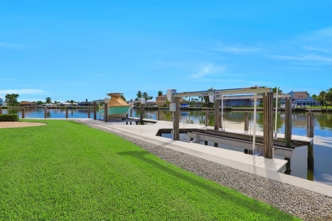 1404 Butterfield Ct, Marco Island, FL 34145