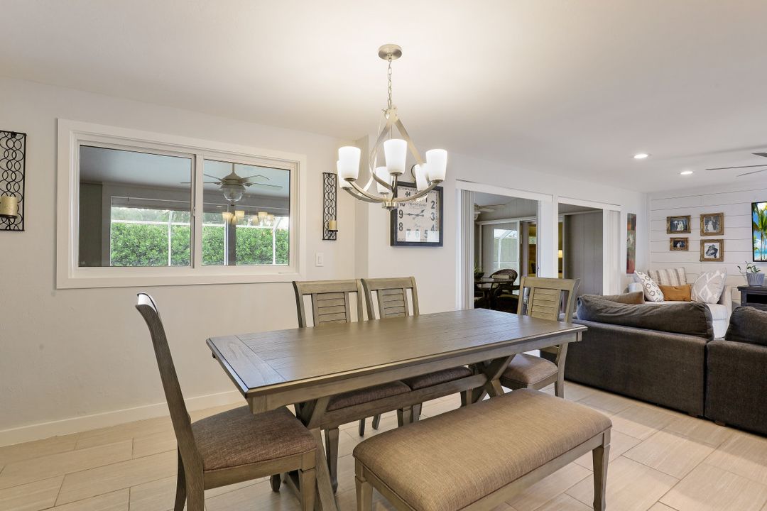 8719 Crest Ln, Fort Myers, FL 33907
