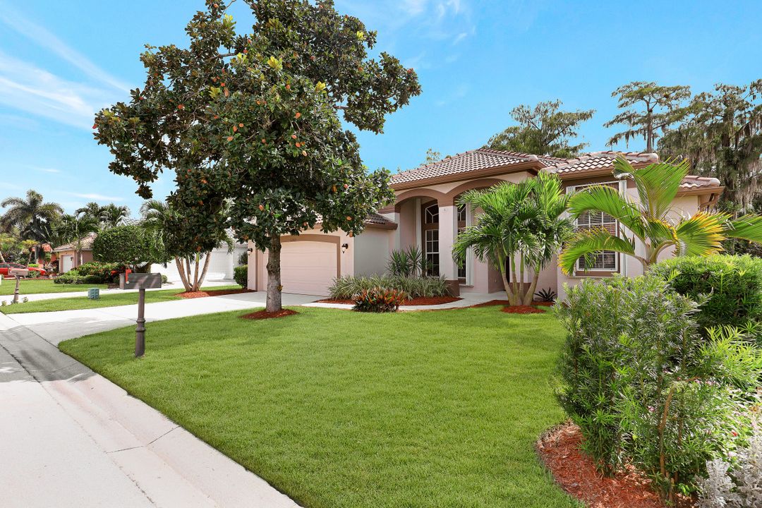 12783 Hunters Ridge Dr, Bonita Springs, FL 34135