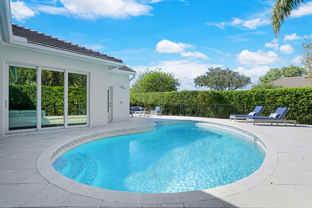 7525 Cordoba Cir, Naples, FL 34109