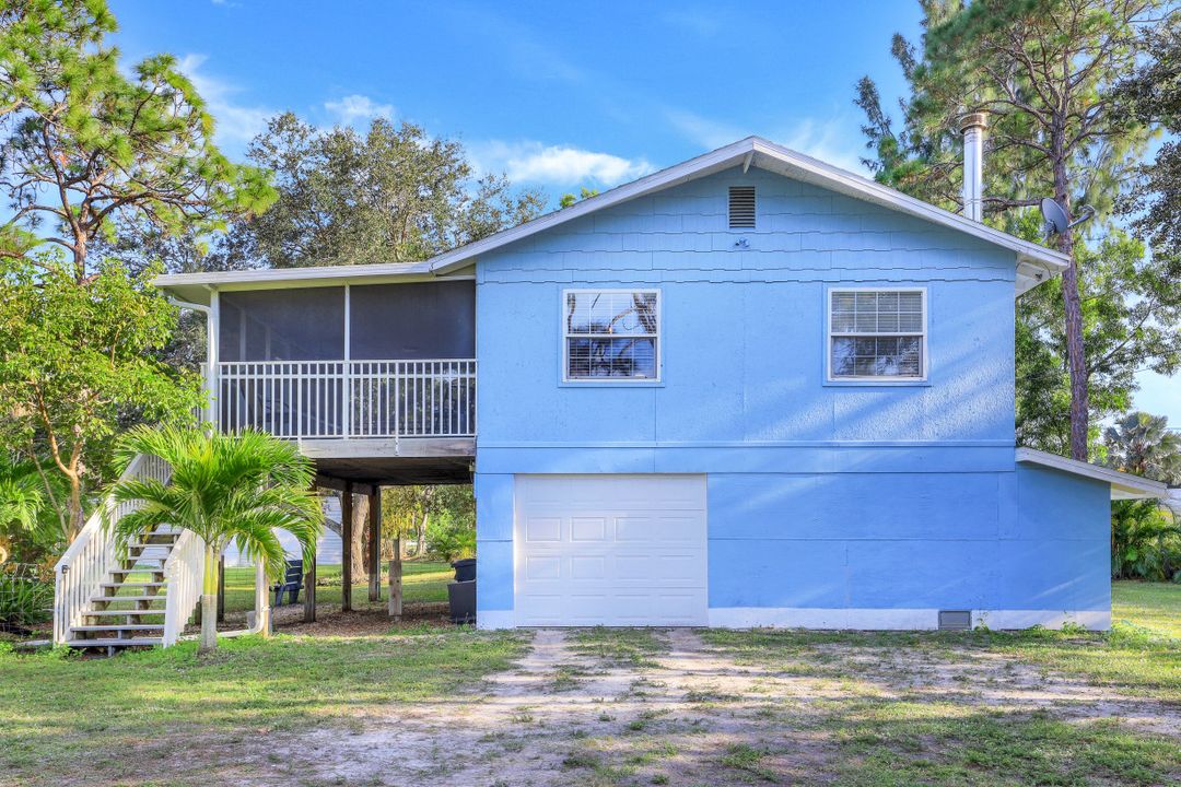 8642 Whispering Pines Dr, Saint James City, FL 33956