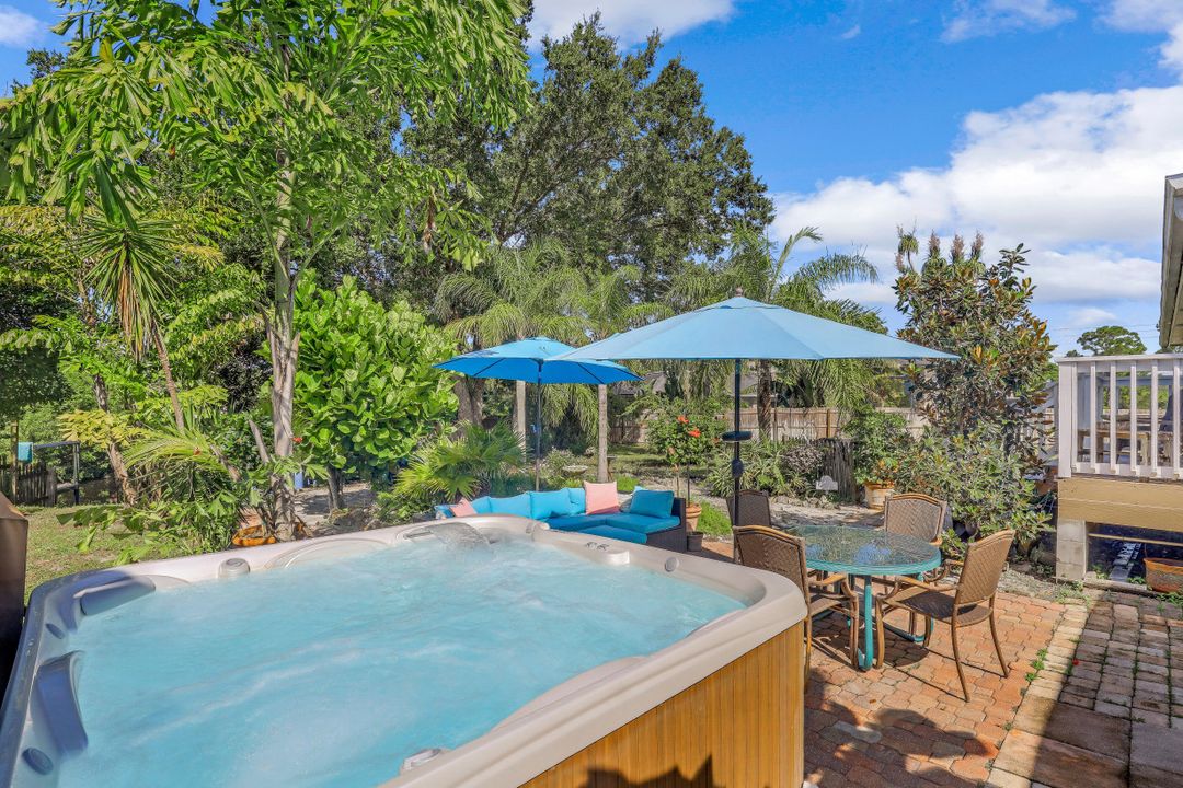 20520 Pine Tree Ln, Estero, FL 33928