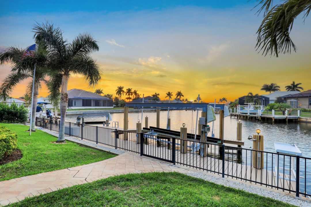 1552 Buccaneer Ct, Marco Island, FL 34145
