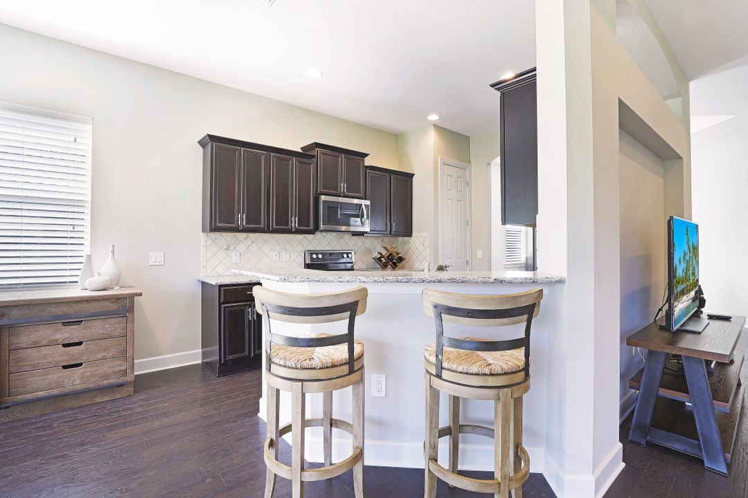 9542 Ironstone Terrace #202, Naples, FL 34120