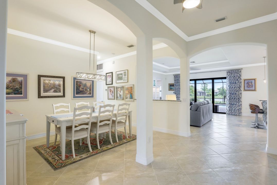 2067 Antigua Ln, Naples, FL 34120