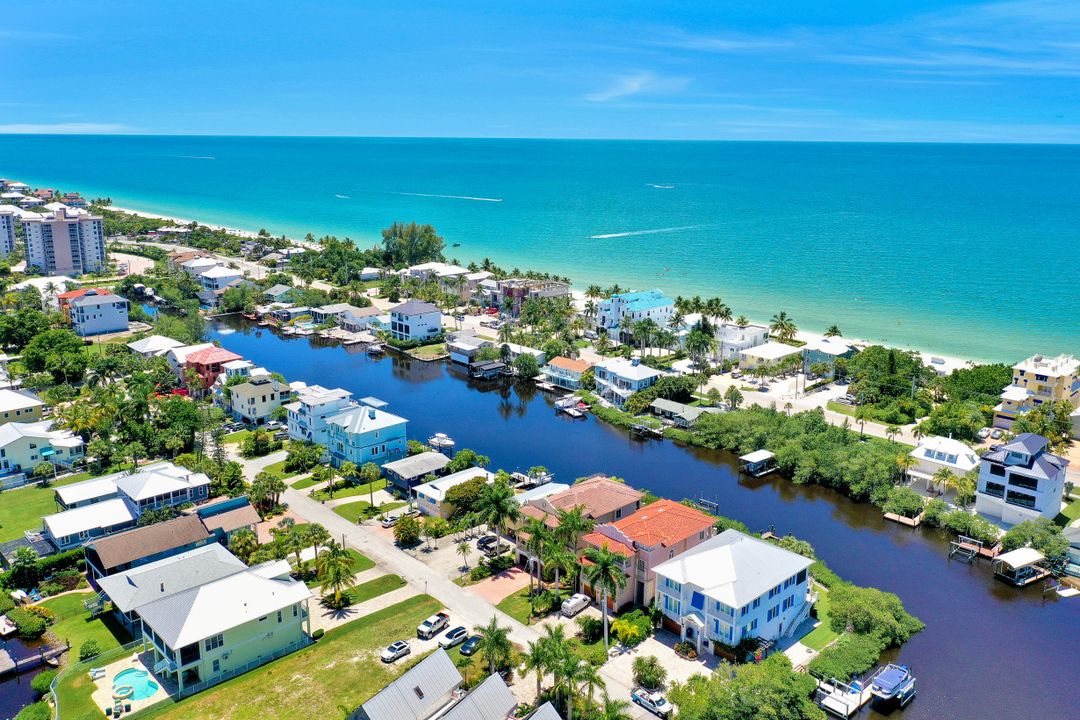 27810 Forester Dr, Bonita Springs, FL 34134