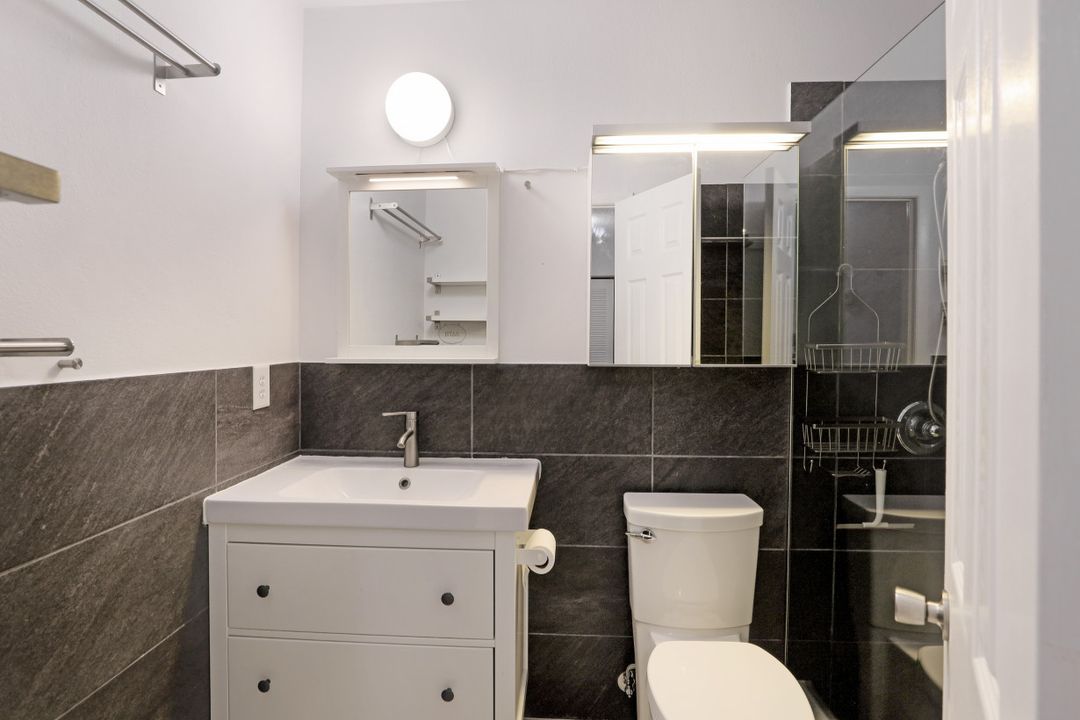 5831 Vancouver Cir #2, Fort Myers, FL 33907