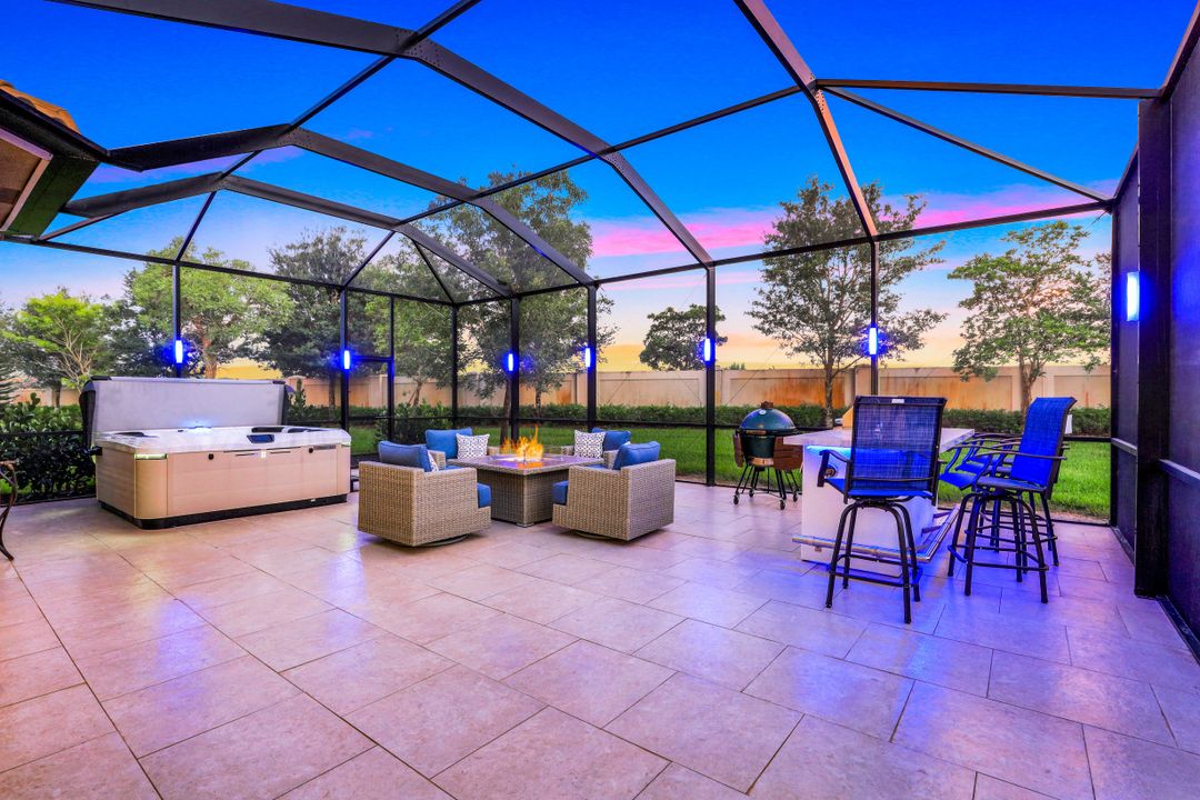 4167 Crescent Ct, Naples, FL 34119
