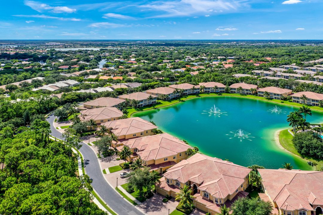 7160 Lemuria Cir #1501, Naples, FL 34109