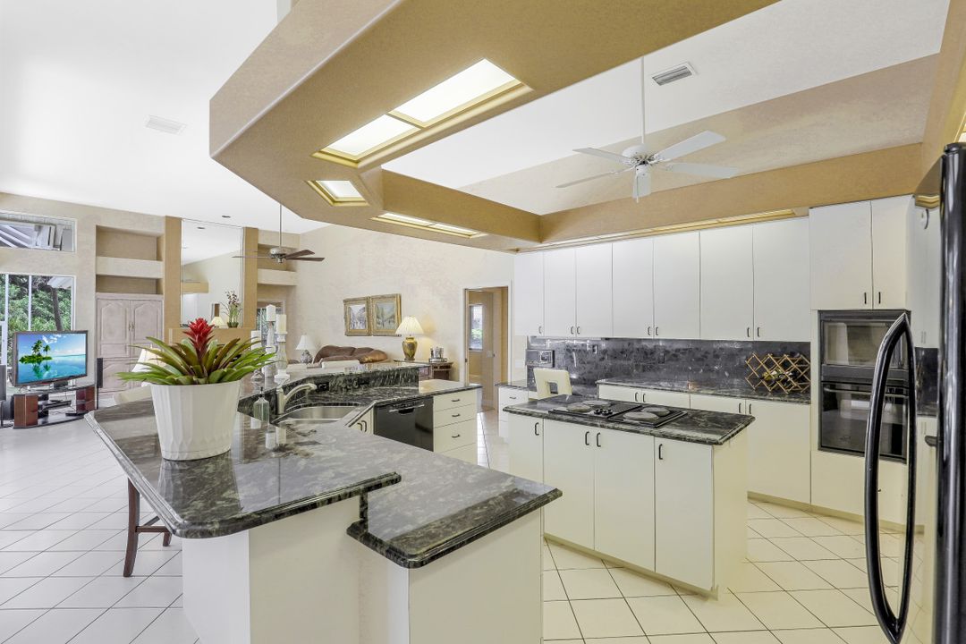 3950 Lakemont Dr, Bonita Springs, FL 34134