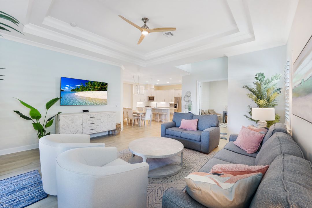 6295 Arriba Ave, Naples, FL 34113