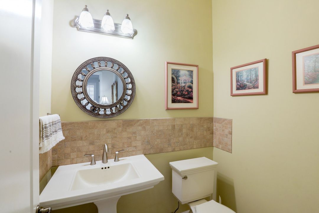 3660 7th Ave NW, Naples, FL 34120