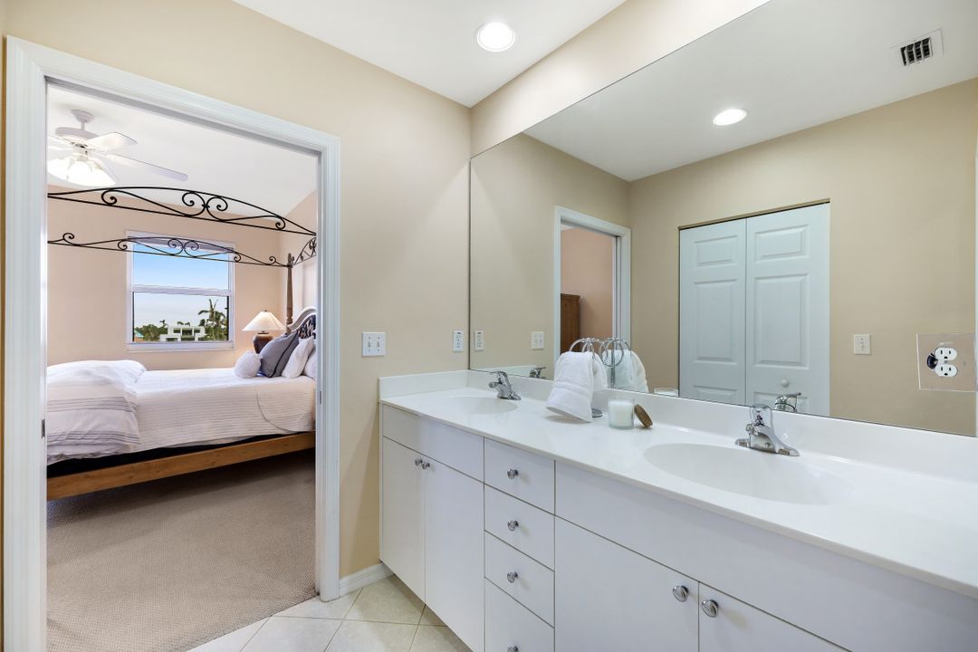 450 Launch Cir #401, Naples, FL 34108