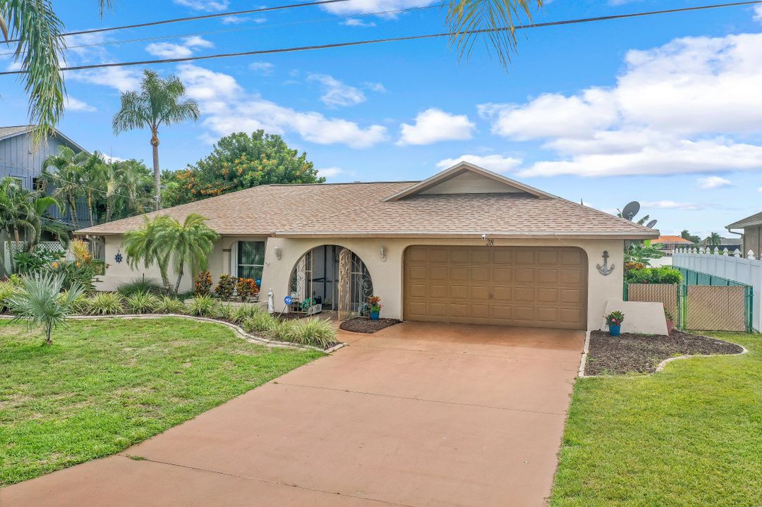 28 SE 12th Ave, Cape Coral, FL 33990
