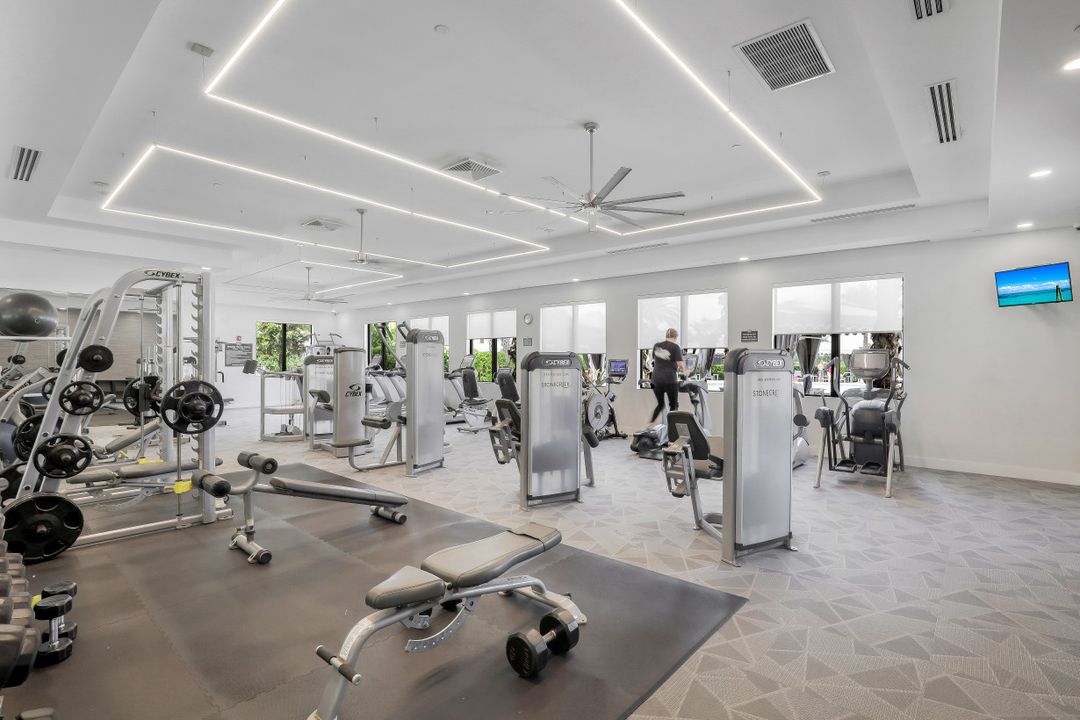 4488 Aurora St, Naples, FL 34119