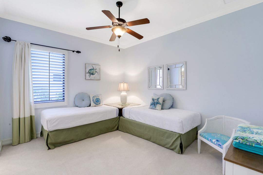 7413 Byrons Way, Naples, FL 34113