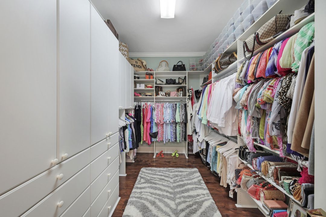 313 Chancery Cir, Naples, FL 34110