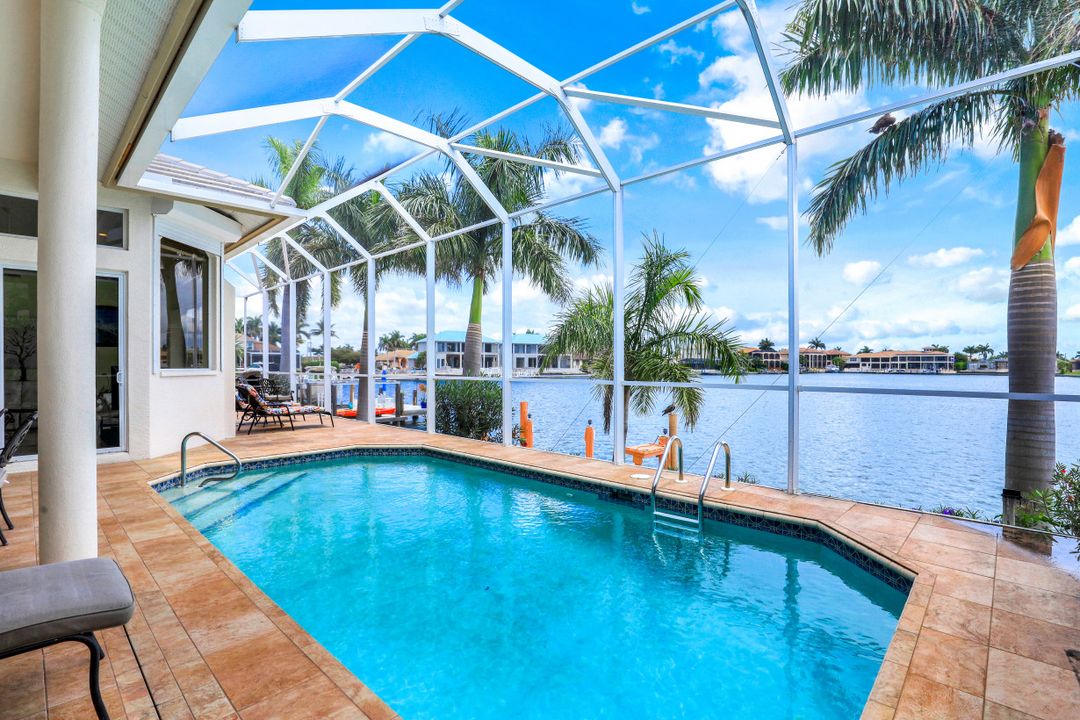 101 Landmark St, Marco Island, FL 34145