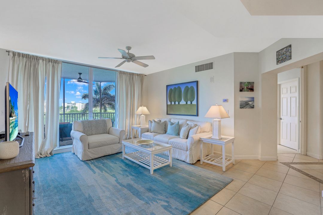 300 Dunes Blvd #Unit 305, Naples, FL 34110