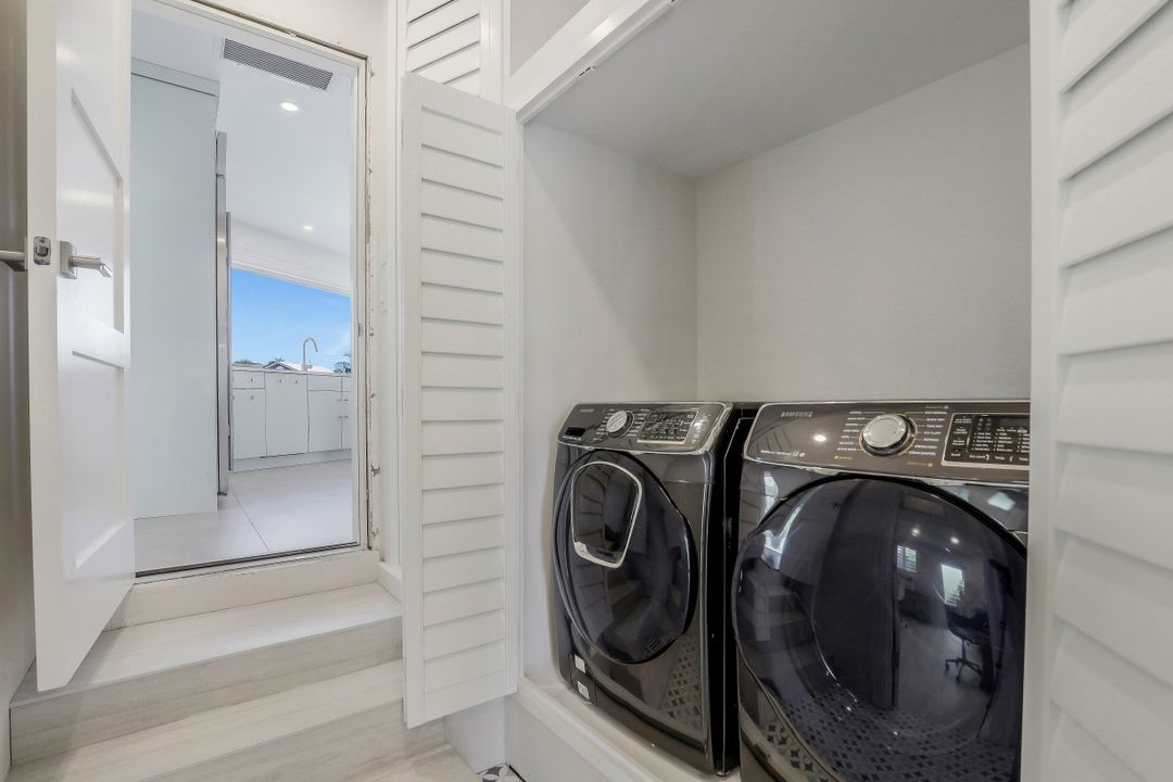 818 Perrine Ct, Marco Island, FL 34145