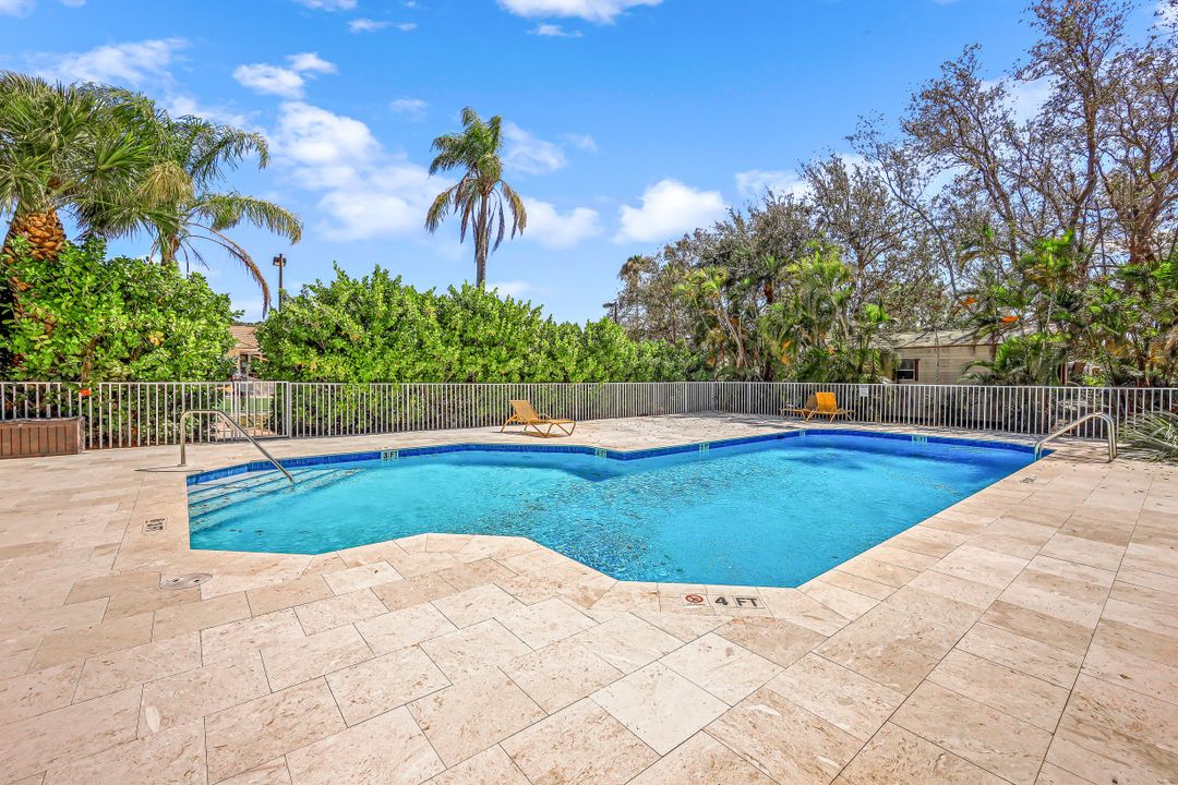 2016 Duke Dr, Naples, FL 34110