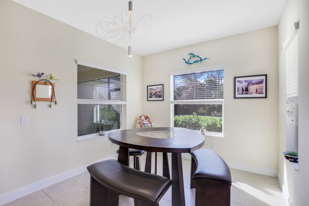 3771 Canopy Cir, Naples, FL 34120