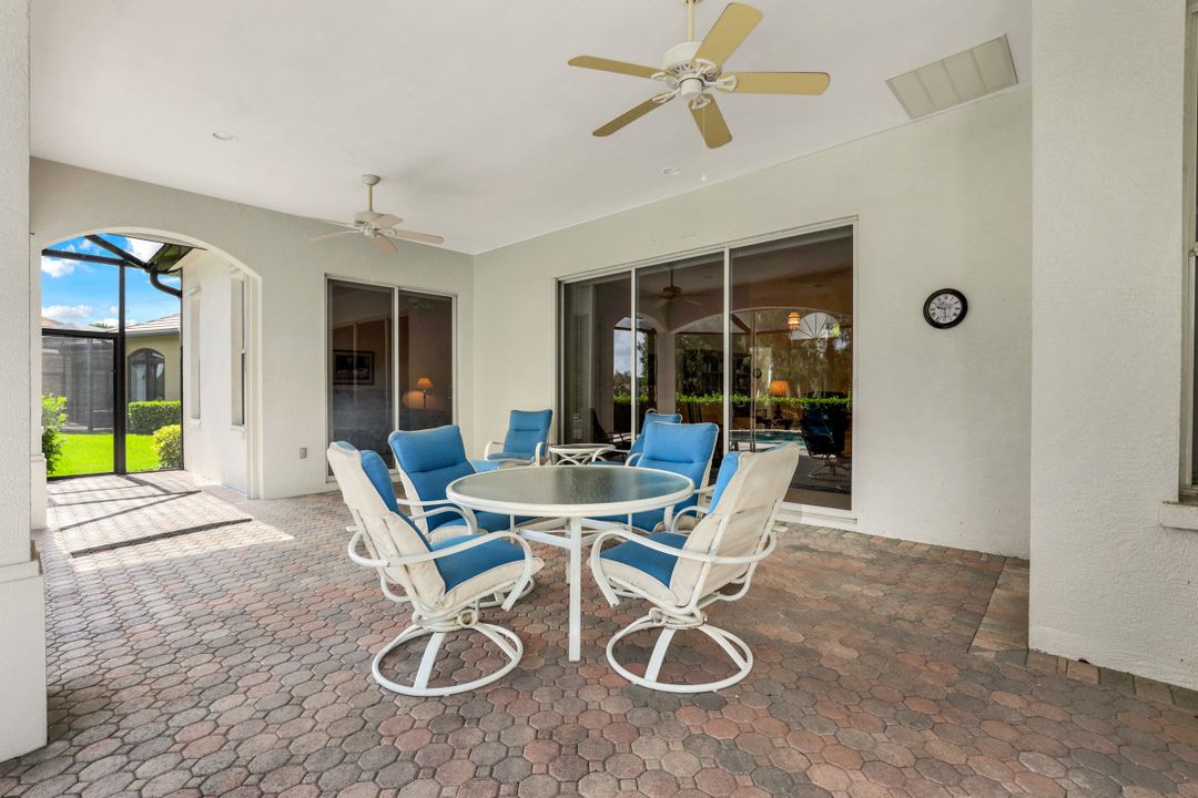 12811 Silverthorn Ct, Bonita Springs, FL 34135