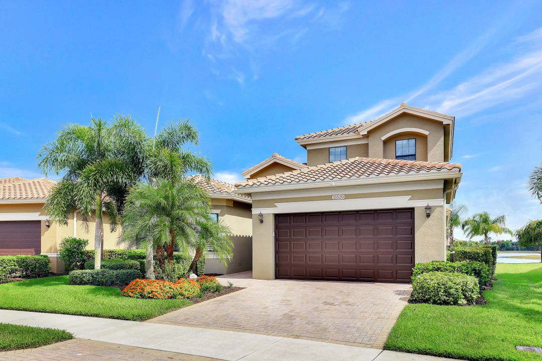11520 Stonecreek Cir, Fort Myers, FL 33913