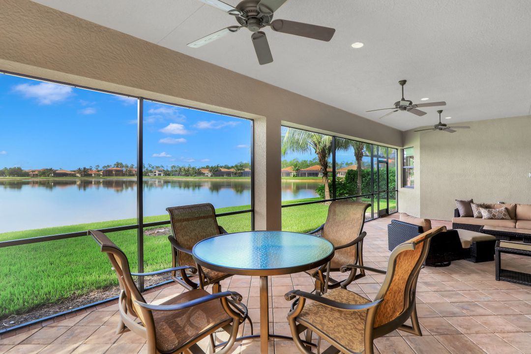 2915 Cinnamon Bay Cir, Naples, FL 34119