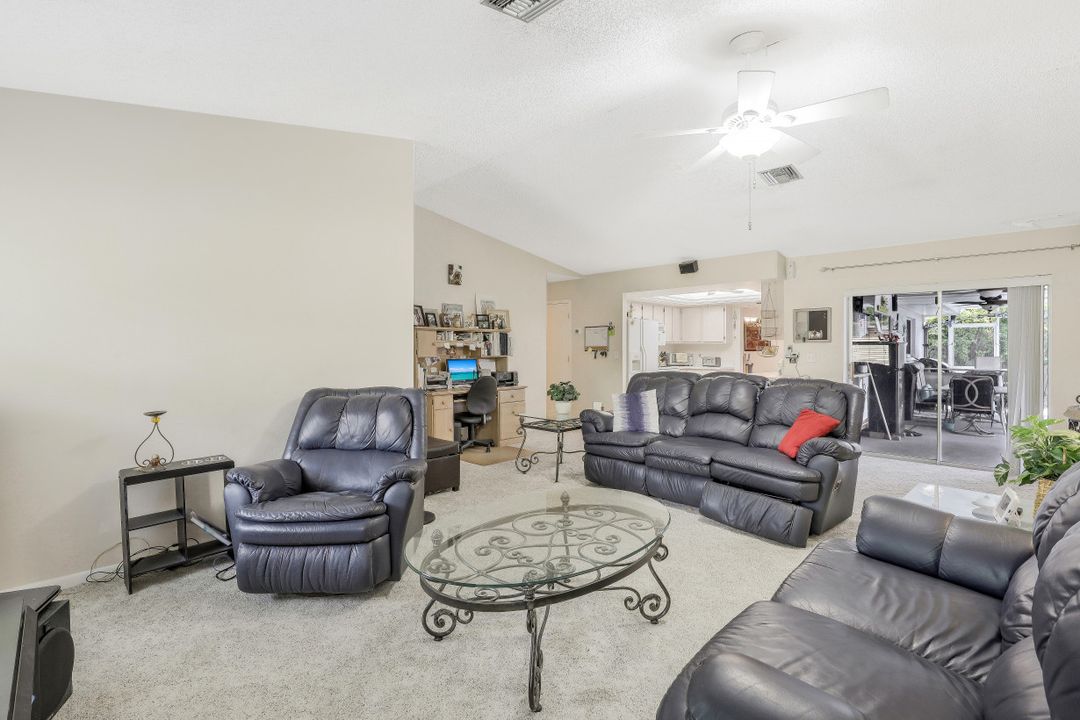 114 SE 7th St, Cape Coral, FL 33990