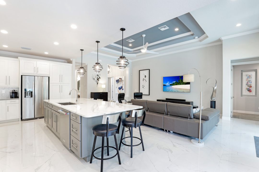 10086 Palazzo Dr, Naples, FL 34119