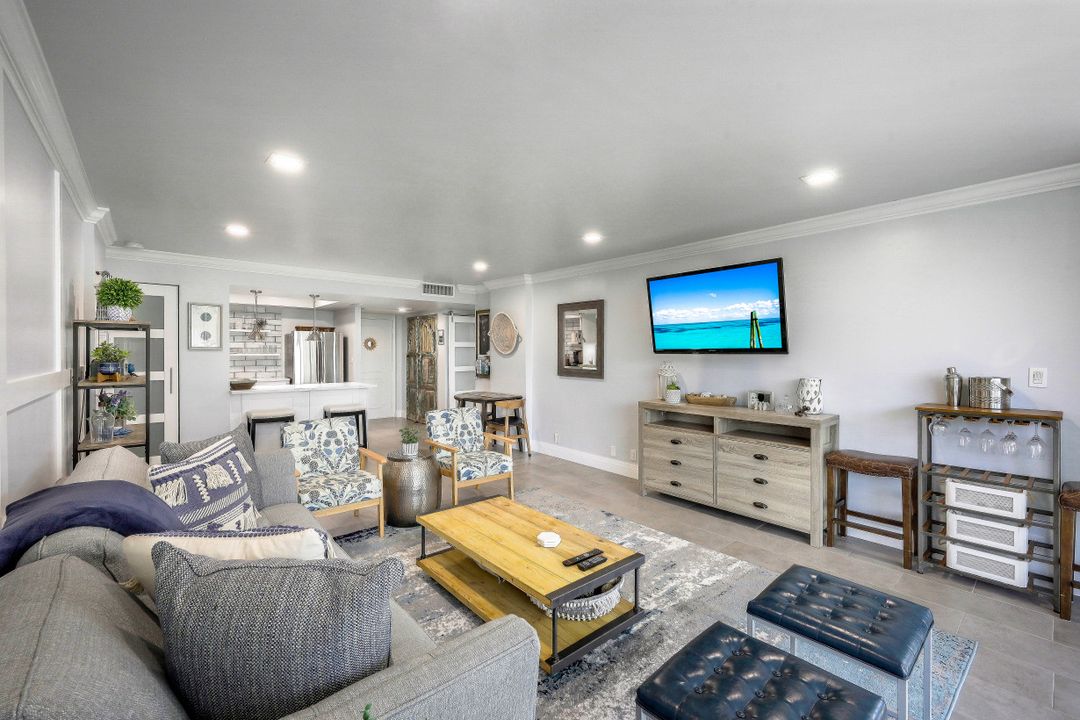 3 Bluebill Ave #512, Naples, FL 34108