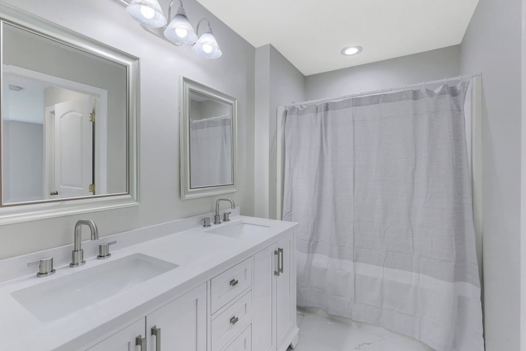 3521 NE 17th Pl, Cape Coral, FL 33909