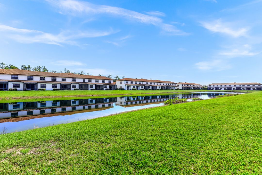 7754 Bristol Cir, Naples, FL 34120