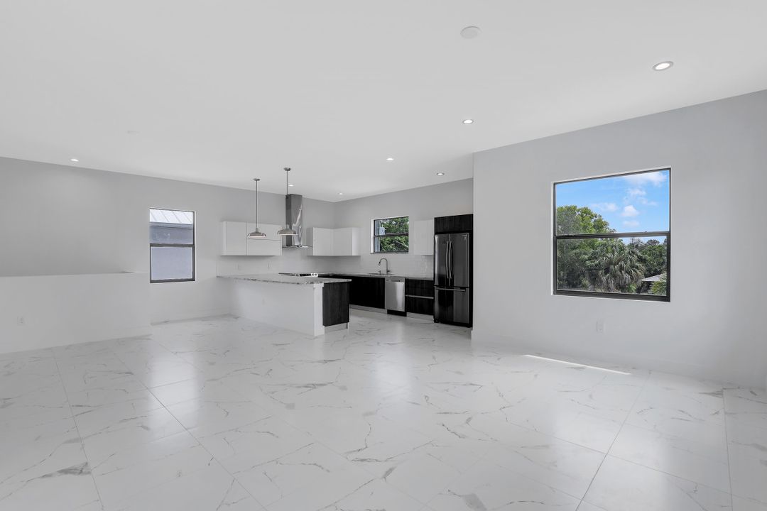 4064 Full Moon Ct, Naples, FL 34112