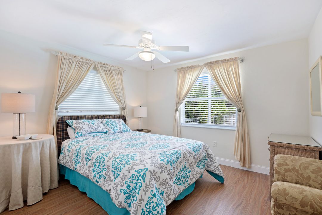 139 Bayview Ave, Naples, FL 34108