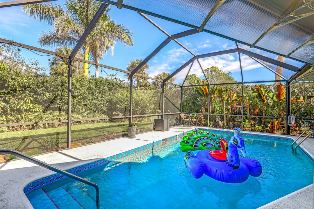 4459 Parrot Ave, Naples, FL 34104