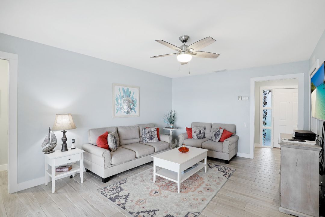 614 Cape Coral Pkwy W, Cape Coral, FL 33914