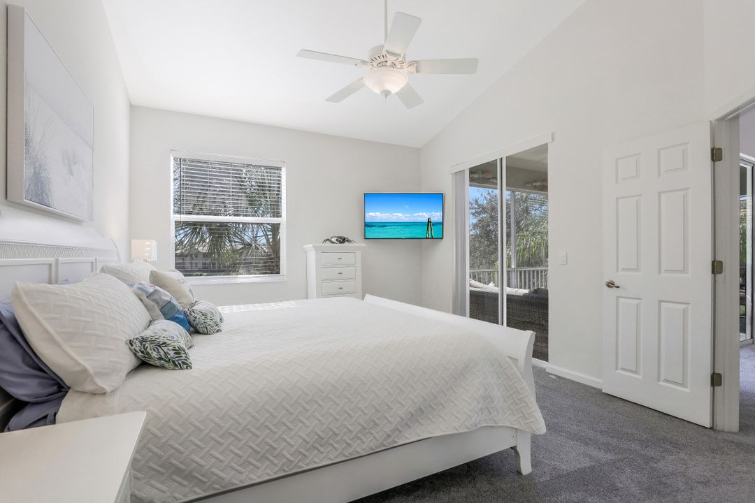 6682 Alden Woods Cir #202, Naples, FL 34113