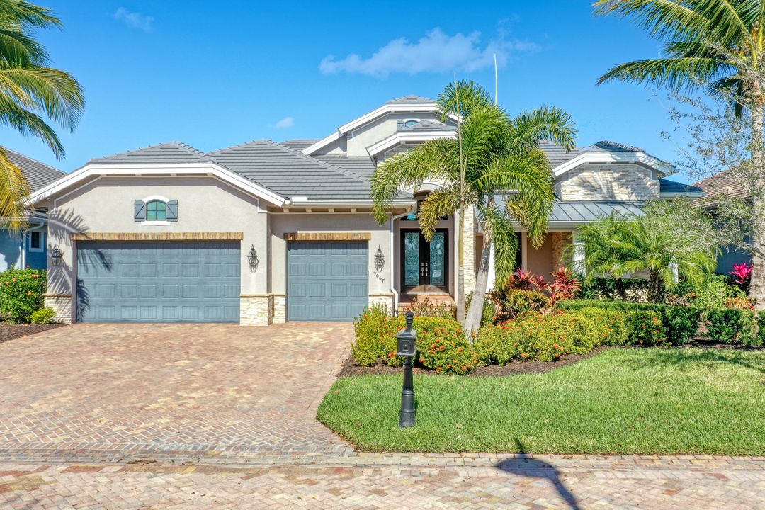 9067 Breakwater Dr, Naples, FL 34120