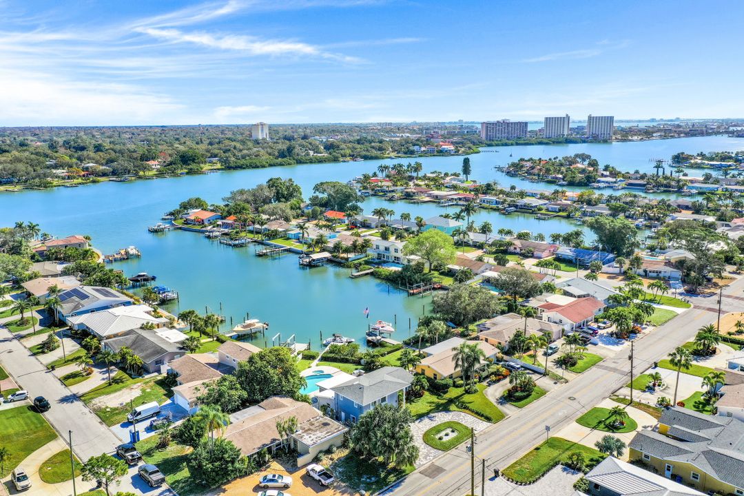 120 79th St S, St. Petersburg, FL 33707